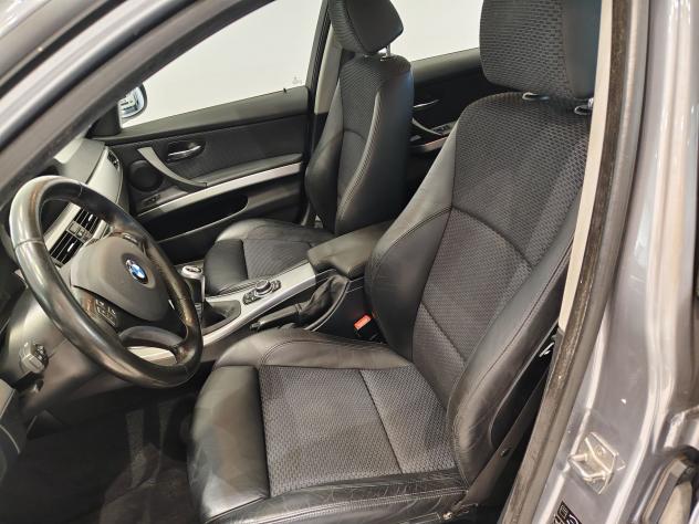 BMW Serie 3 320d CAT Touring xdrive Attiva*4x4* - Foto 5