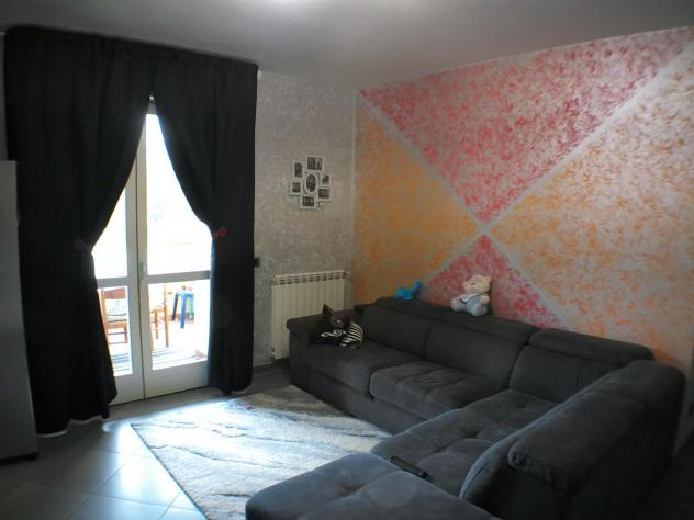 appartamento in vendita a Carrara in zona Bonascola
