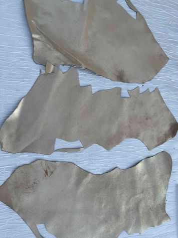 Scampoli pelle di vitello resinata polvere oro – Sp. 1,8 - Foto 5