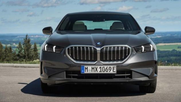 BMW 550 e xDrive rif. 24050456 - Foto 5