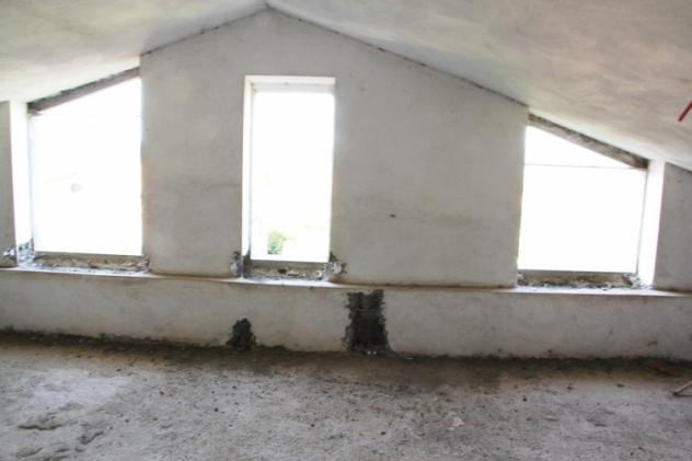 Porano - Vendesi fabbricato allo stato grezzo divisibile in più unità abitative con corte esterna - Foto 6