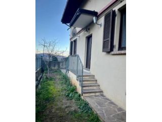 Appartamento di 52 m² con 2 locali in affitto a Nave