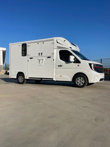 Renault Master Master 2.0 TD 170 CV HARAS ALLESTIMENTO STALLONI 3 POSTI CABINA - Foto 8