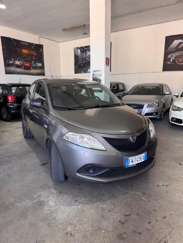 Lancia Ypsilon 1.2 69 CV 5 porte S&S Gold - Foto 7
