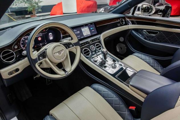 BENTLEY Continental GTC V12 "FIRST EDITION"|MULLINER PACK|TOURING SPE rif. 23711749 - Foto 9