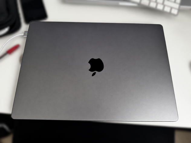MacBook Pro 16 M1 Max 32GB 1TB GPU 32 Core - Foto 2