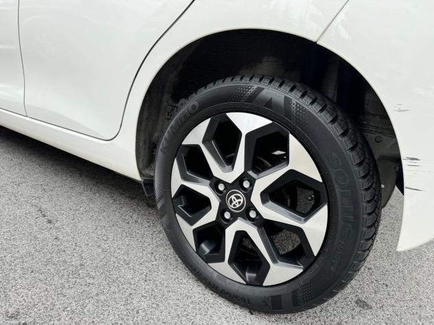 Toyota Aygo Connect 1.0 VVT-i 72 CV 5 porte x-play LED NAVI KAMERA PDC CERCHI 16 - Foto 6