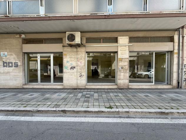 3 Vetrine in affitto a Pescara