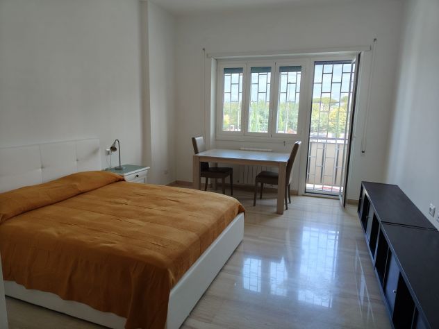 AFFITTASI CAMERE SINGOLE A STUDENTESSE E/O LAVORATRICI ZONA GEMELLI / CRISTO RE