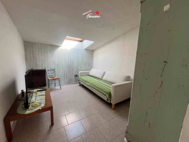 MANSARDA ARREDATA CON GRANDE TERRAZZA PANORAMICA – € 400 AL MESE - Foto 3
