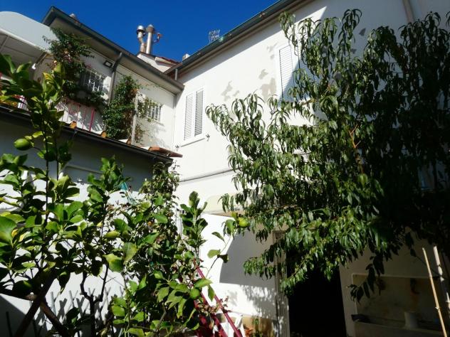 casa indipendente in vendita a Pontedera