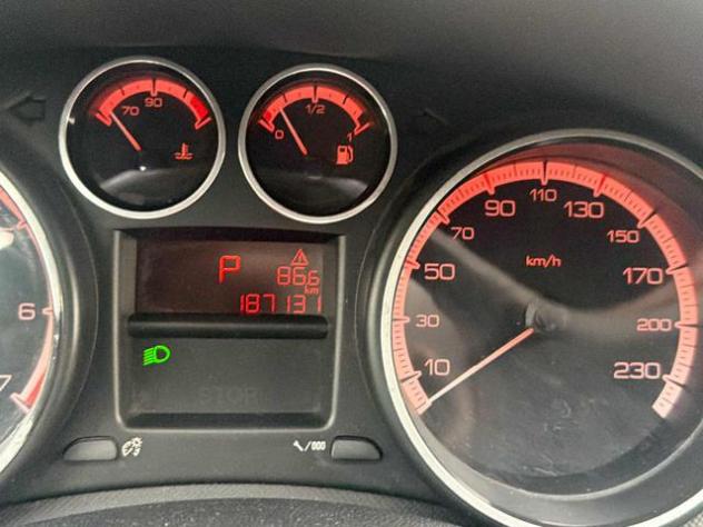 PEUGEOT 308 1.6 8V e-HDi 112CV Stop&Start robotiz. SW Active rif. 23886946 - Foto 3