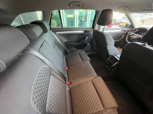 Škoda Superb Wagon 2.0 TDI EVO Executive 200 CV DSG - Foto 10