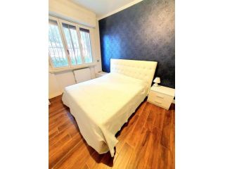 Room in Via Giuseppe Allegranza, Roma for 70 m² with 2 bedrooms