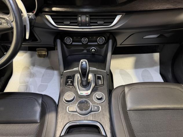Alfa Romeo Stelvio 2.2 TD 160 CV Ti AT8 RWD - Foto 10