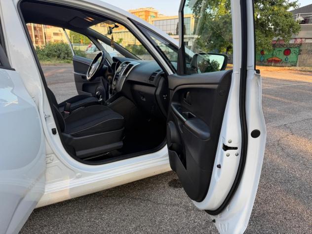 Kia Venga 1.4 CVVT EX ISG - Foto 10
