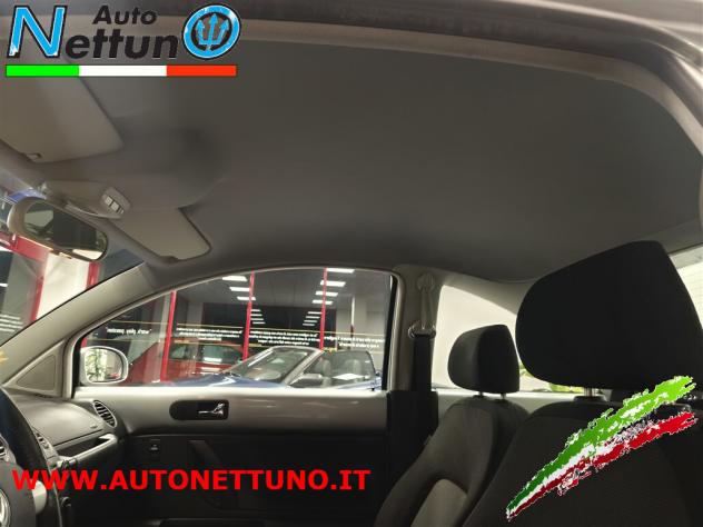 Volkswagen New Beetle 1.6 - Foto 9