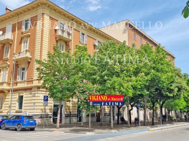 FOGGIA - VENDESI - V.LE 24 MAGGIO, 63 - VANI 4/MQ. 144 CAT. -DOPPIA ESPOSIZIONE