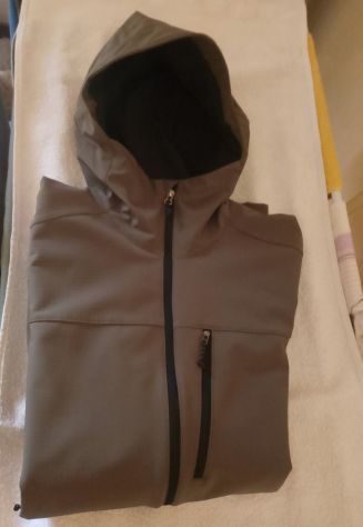 Giacca trekking taglia xl nuova idrorepellente e traspirante quechua