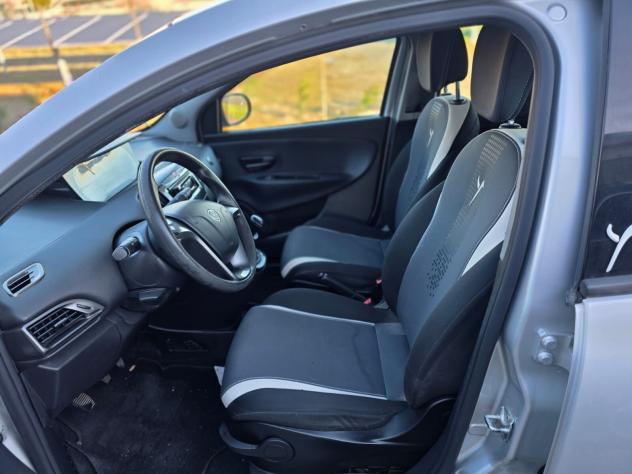 Lancia Ypsilon 0.9 TwinAir 85 CV 5 porte Metano Ecochic Silver - Foto 5