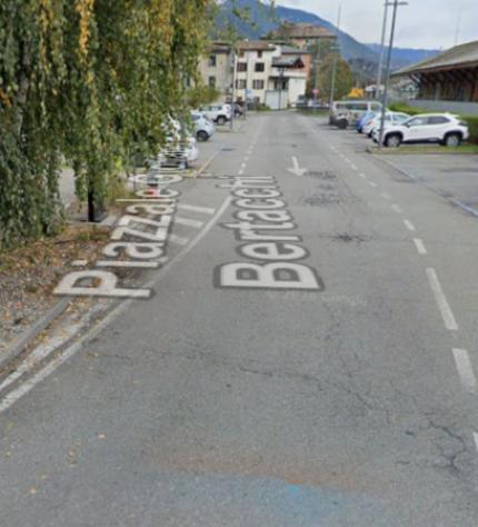 Immobile in asta di 110 m², box auto in vendita a Sondrio