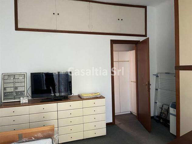 Camera arredata in appartamento condiviso con aria condizionata – Piazza Susa - Foto 8
