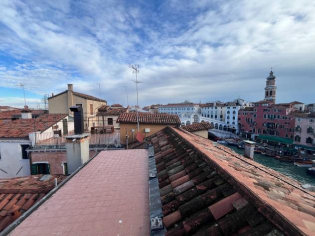 Attico / Mansarda di 200 m² con più di 5 locali in vendita a Venezia