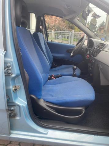 Fiat Punto 1.2 KM 126.000 Si Neopatentati - Foto 8