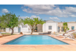 Villa con Trullo e Piscina in Puglia