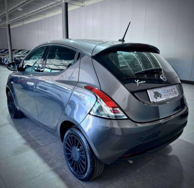 Lancia Ypsilon 1.0 70CV Hybrid Silver - Foto 6