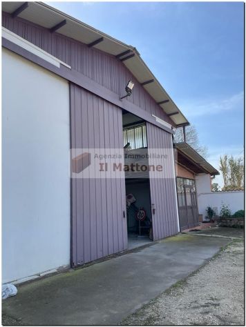 capannoni di mq 900 circa con ampio piazzale ed uffici - Foto 2