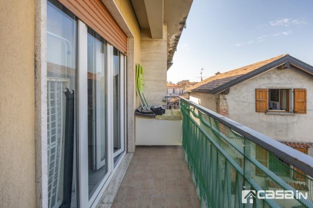 L'appartamento, ristrutturato internamente nel 2018, è composto da un luminoso soggiorno, da una cucina abitabile che si affaccia su un comodo balcone - Foto 15