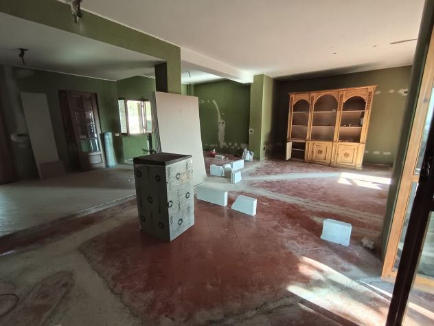 Villa in posizione di prestigio con ampio giardino a Terni - Foto 2
