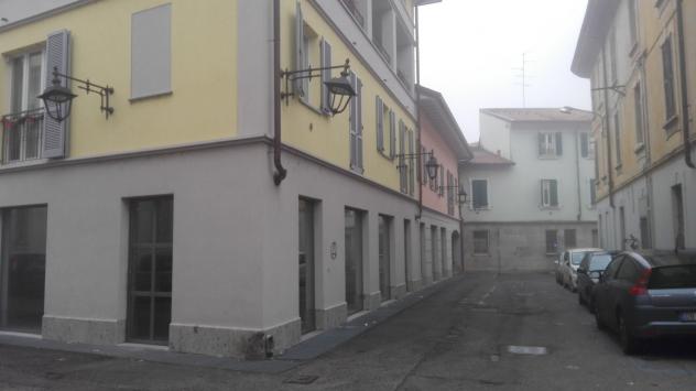 Oltre 3 vetrine in affitto a Saronno - Foto 14
