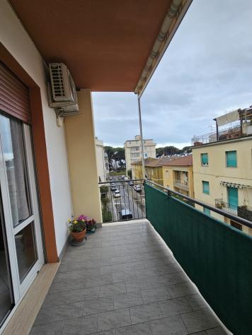 APPARTAMENTO di 4 vani e di 90 mq (FOLLONICA) rif. T14 - Foto 2