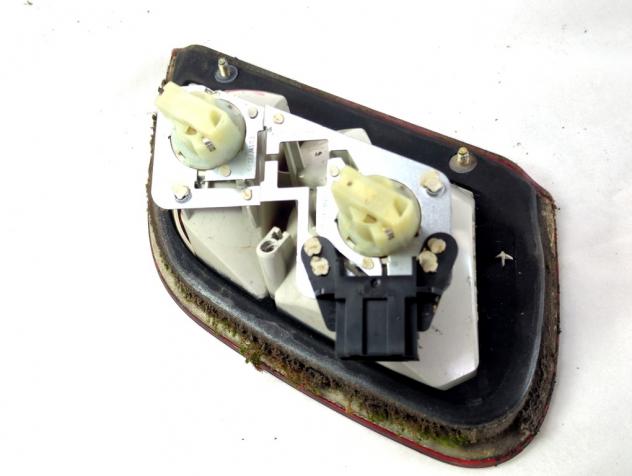 2088200564 FARO FANALE POSTERIORE SINISTRO PARTE INTERNA MERCEDES CLASSE CLK W208 2.0 B 120KW 6M 2P (2000) RICAMBIO USATO - Foto 3