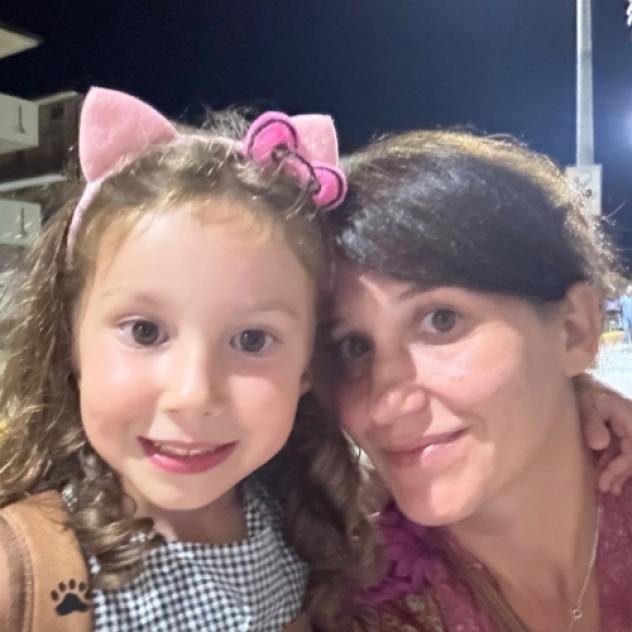 Rose cerca una babysitter - lavoro da babysitter a Brescia