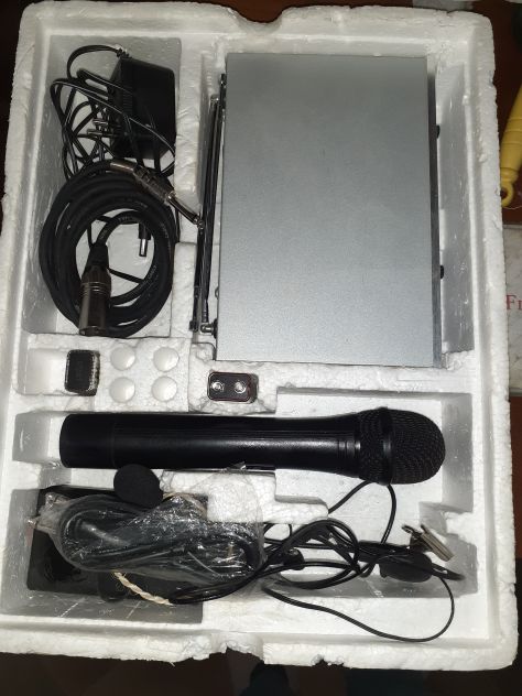 MICROFONO WIRELESS- USATO. FUNZIONANTE-SVENDO PER TRASLOCO A BREVE - Foto 3