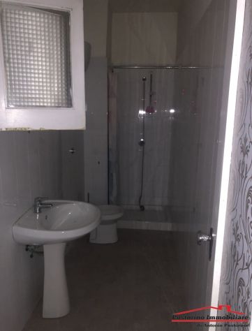 Viale A. Moro - Piano terra trilocale con cortiletto e garage - Foto 5