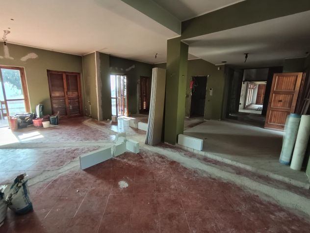Villa in posizione di prestigio con ampio giardino a Terni - Foto 6