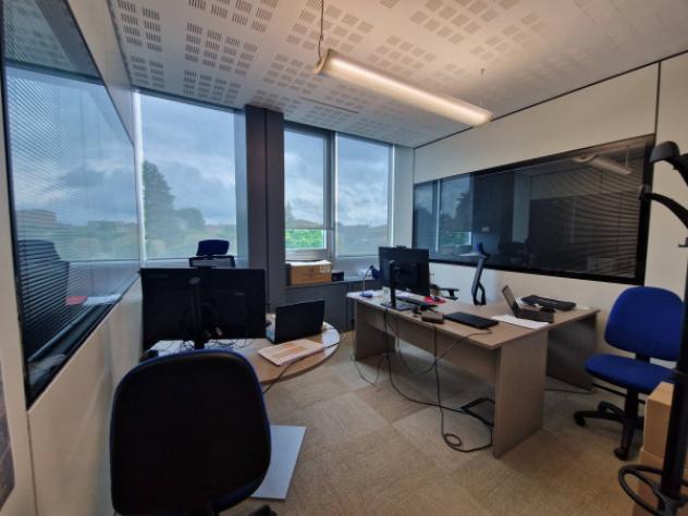 Immobile di 370 m² con più di 5 locali in affitto a Limbiate - Foto 10