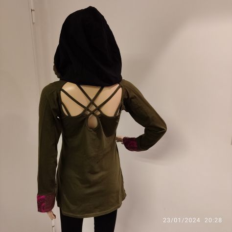 Felpa verde con inserti e cappuccio - Foto 2