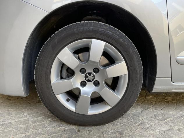 Peugeot 5008 1.6 BlueHDi 120CV Business - Foto 8