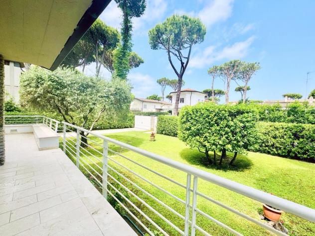 Villa in vendita a Lido di Camaiore - Camaiore 240 mq Rif: 1386312 - Foto 2