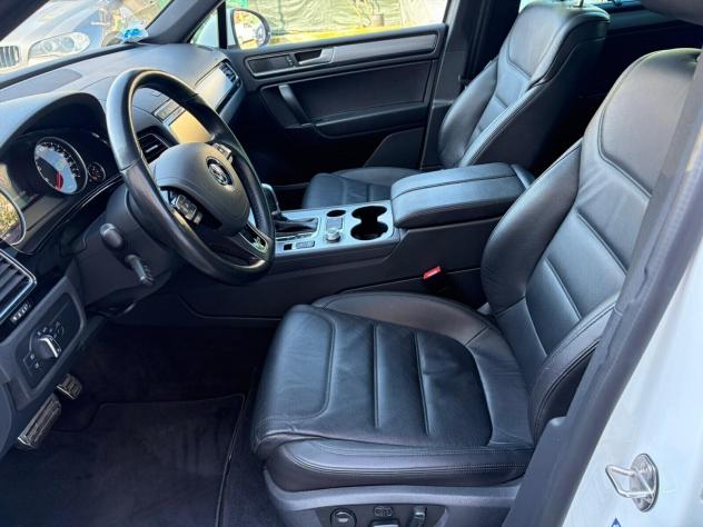 Volkswagen Touareg 3.0 TDI 204 CV tiptronic R-LINE*EURO6*FULL - Foto 7