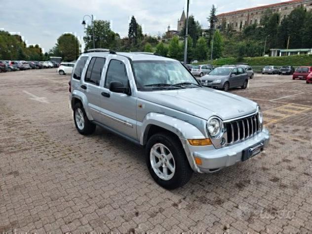 Jeep Cherokee valutiamo usato /scambio - Foto 10