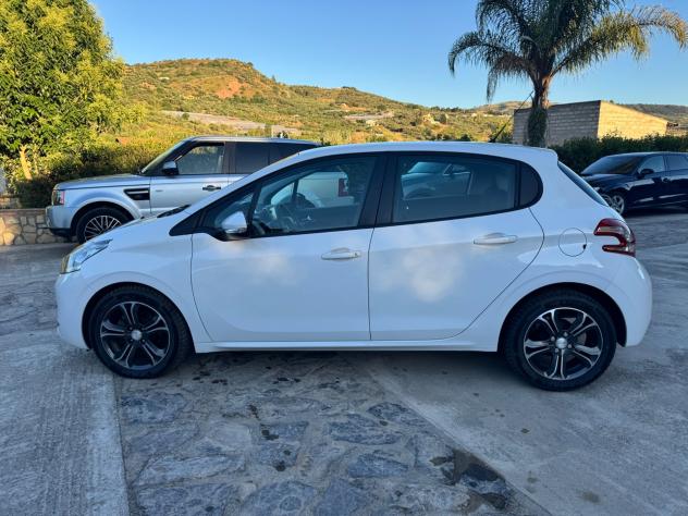 Peugeot 208 1.4 HDi 68 CV 5 porte Allure - Foto 2