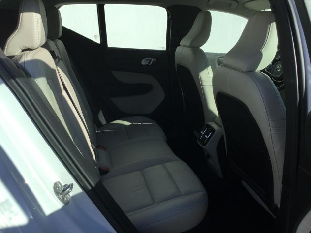 Volvo XC40 B3 automatico Core - Foto 9
