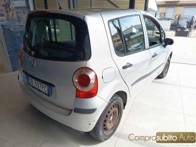 RENAULT Modus 1.2 16V Confort Dynamique rif. 24021519 - Foto 8
