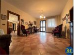 V005402 - CASA INDIPENDENTE DI AMPIE METRATURE CON CORTE PRIVATA